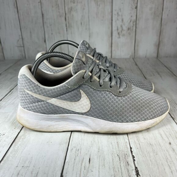 Nike Tanjun Womens 8 - Picture 1 of 9